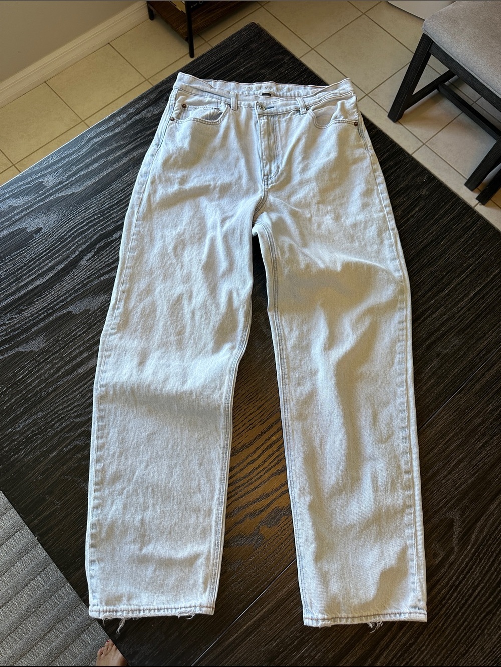 American Eagle Lightwash Blue Highest Rise Baggy Straight Crossover Button, 12